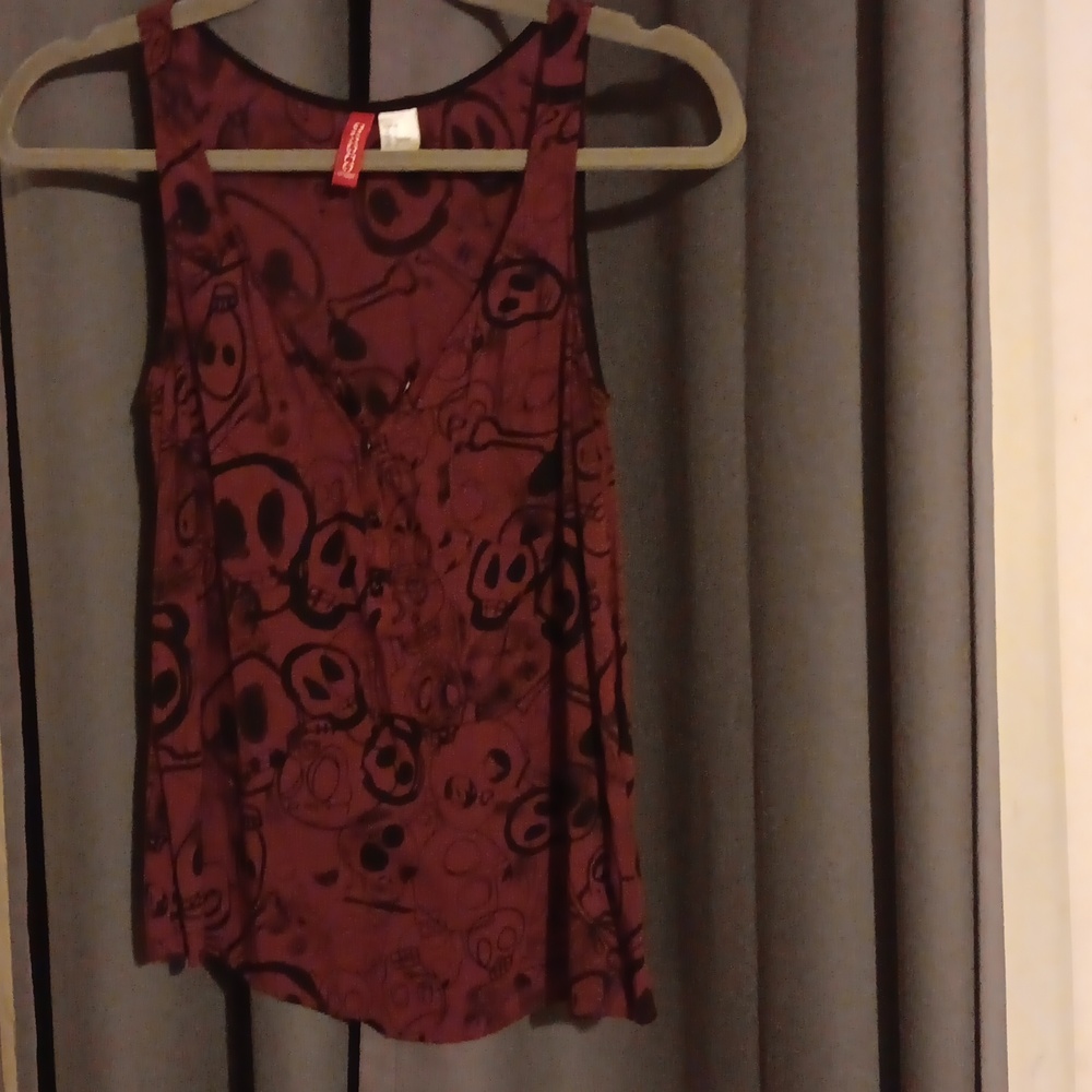 H&M Dark Red Skull Pattern Tank Top